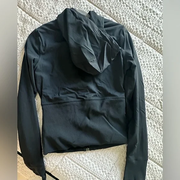 Lululemon Women's Black Hooded Jacket szM - Picture 6 of 9